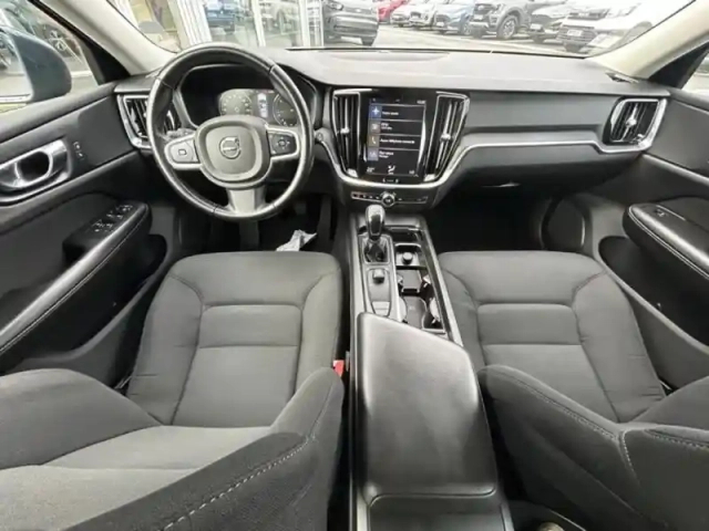 Volvo V60 d3 150ch adblue business — photo 12