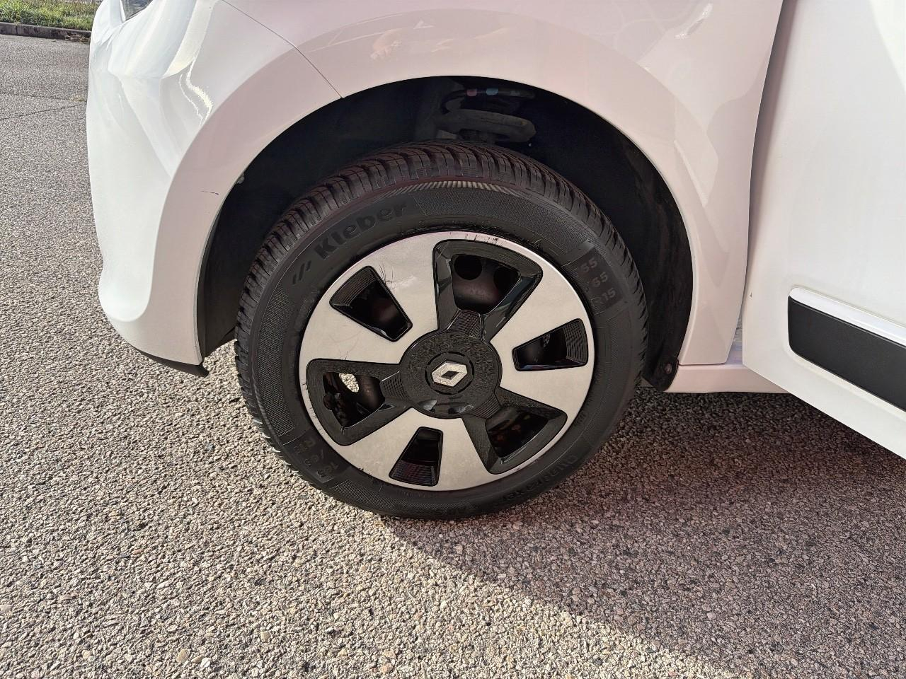 Renault Twingo 1.0 sce 70 e6c limited — photo 11