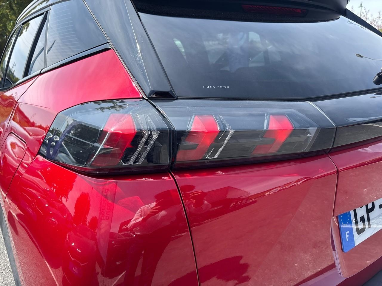 Peugeot 2008 1.2 puretech 130ch s&s gt eat8 — photo 12