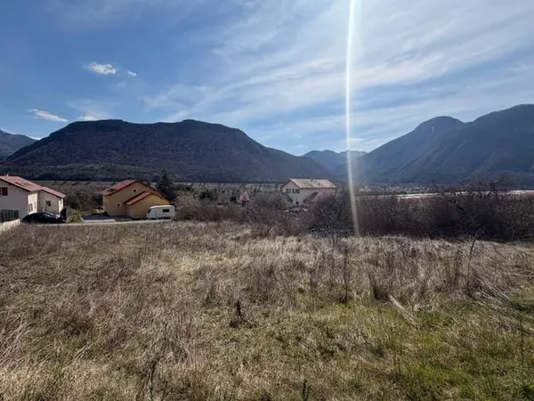 Terrain 857 m²