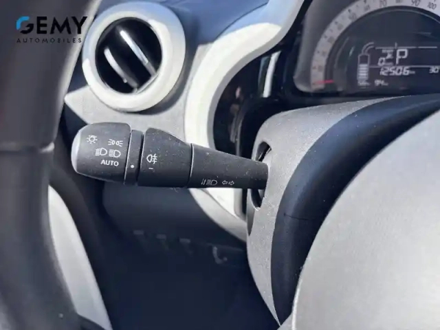 Renault Twingo iii e-tech — photo 17