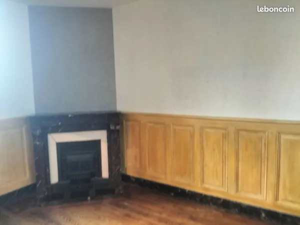 Appartement F5 85m2 ,cette appartement se situe au 1 étage et 2 étage d'une maison. Avec terrain et 