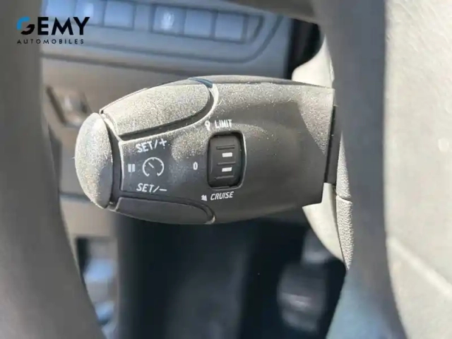 Peugeot 208 puretech 68ch bvm5 — photo 12