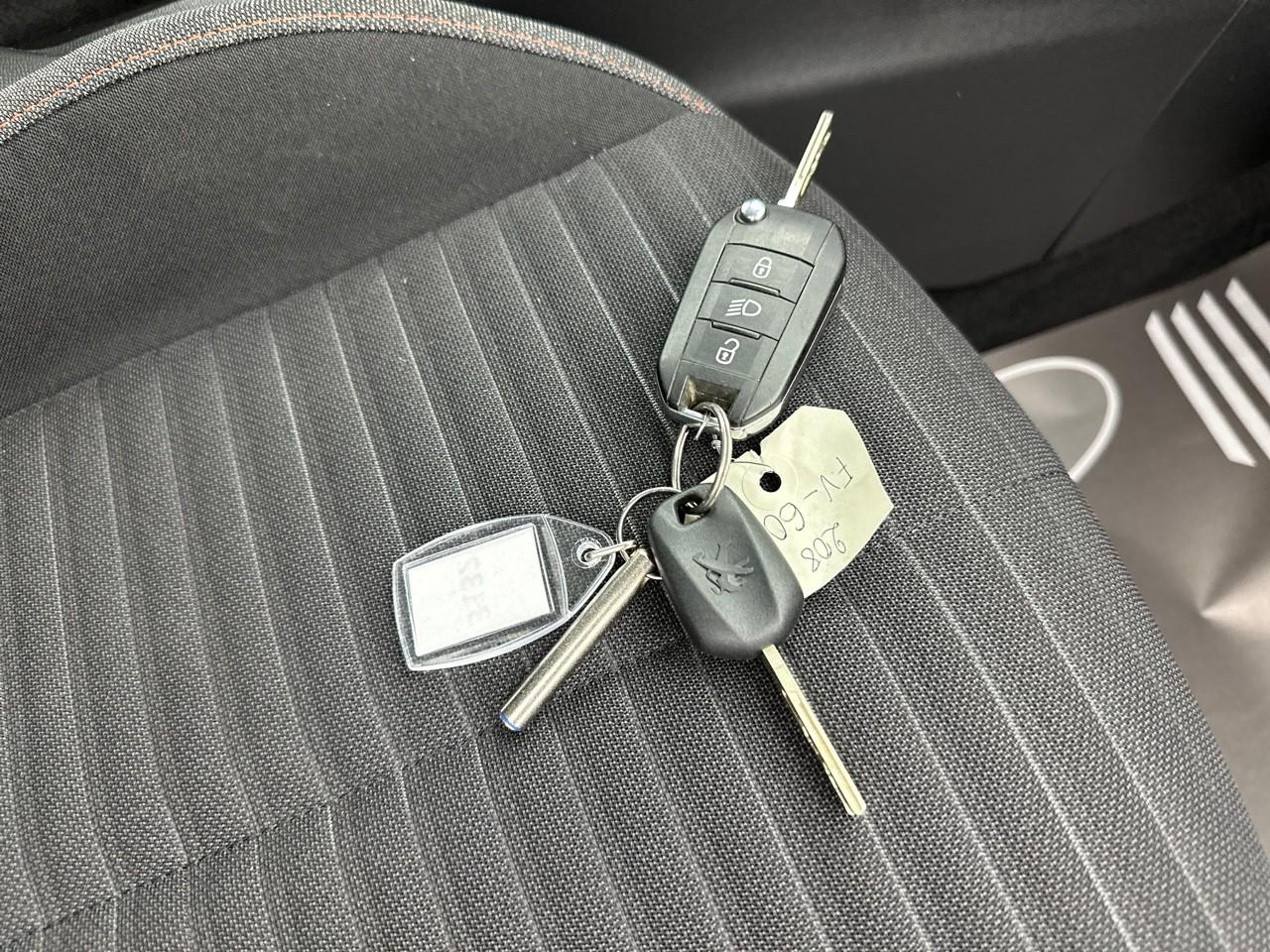 Peugeot 208 puretech 75 s&s bvm5 active — photo 32