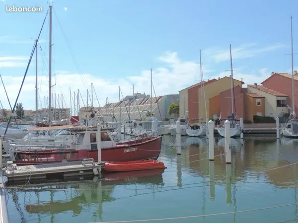 F2 Meublé, vue imprenable sur les bateaux parking privatif