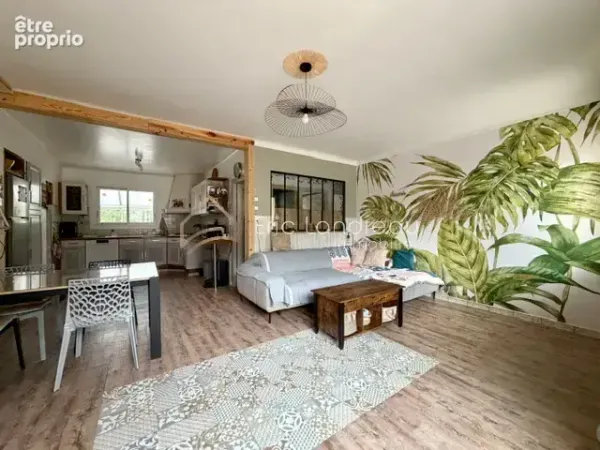 Maison rénové 3 pièces avec véranda et garage