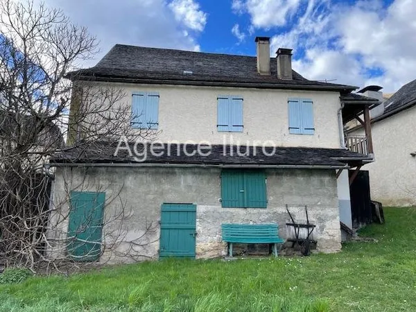 Vallee D'aspe - Maison De Village En Tres Bon Etat Structurel Avec Jardinet Et Vue Sur Montagnes -