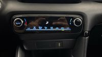 Toyota Yaris 116h Design 5p MY22 — photo 26