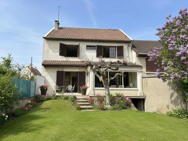 Maison familiale de 117 m2 avec 4 chambres + annexe de 38m2