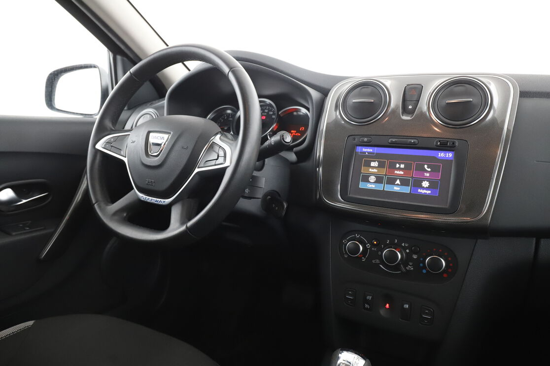 Dacia Sandero Stepway 1.5 dCi Easy-R — photo 12