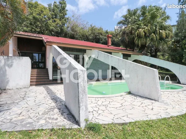 Propriété 6 pièces 355 m²