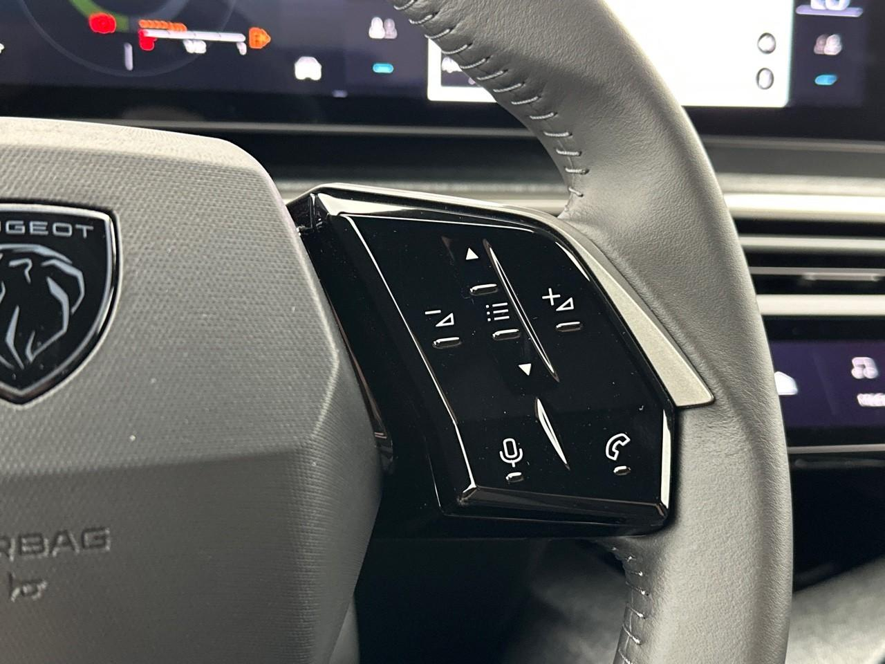 Peugeot 3008 hybrid 145 e-dcs6 allure — photo 19