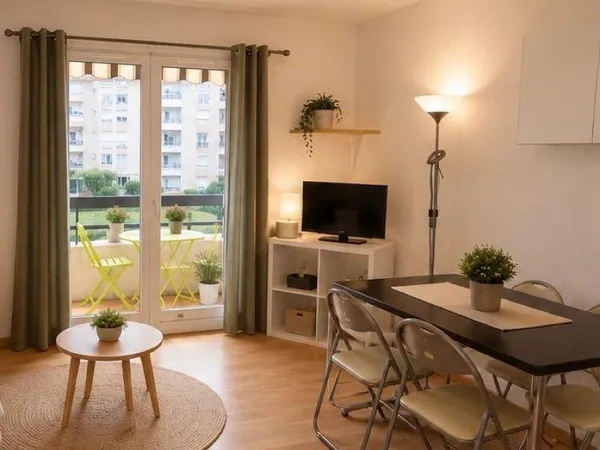 Studio avec parking centre ville et mer à St Raphaël Côte d'Azur