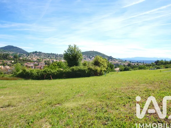 Terrain 790 m²