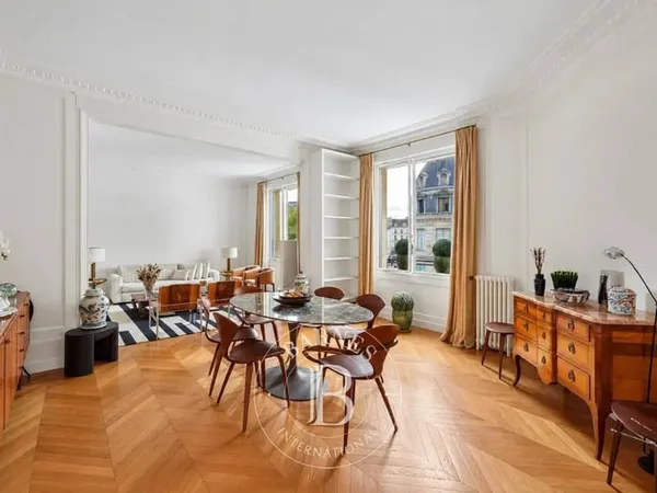 Appartement 5 pièces 150 m²