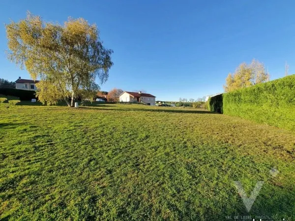 Terrain 727 m² Tiranges