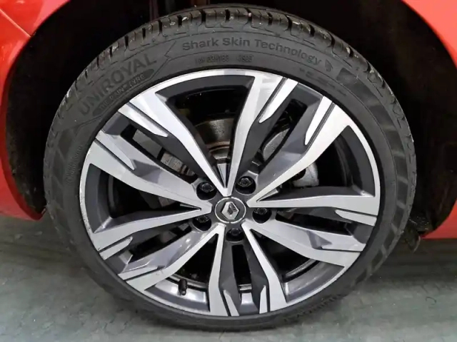 Renault Megane iv estate e-tech plug-in hybrid 160 — photo 15
