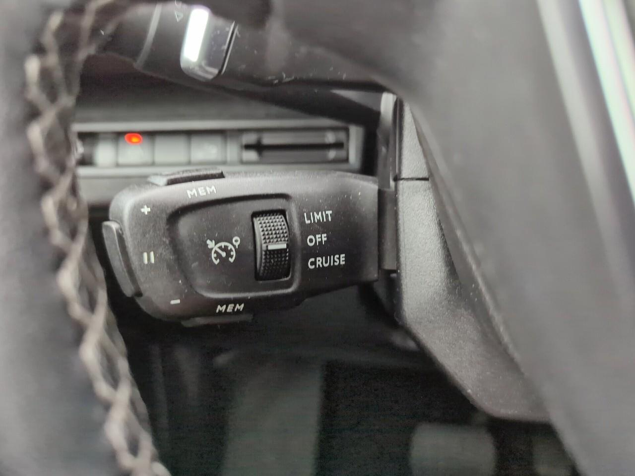 Peugeot 3008 puretech 130ch s&s eat8 allure pack — photo 28