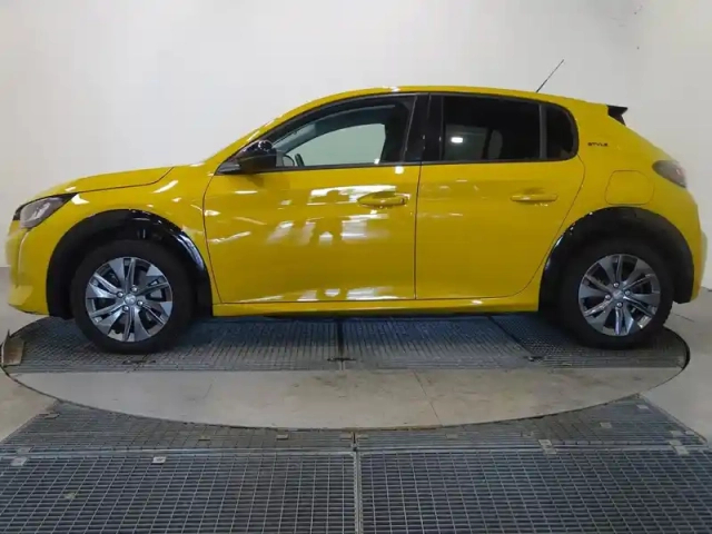 Peugeot 208 e- 136ch style — photo 20