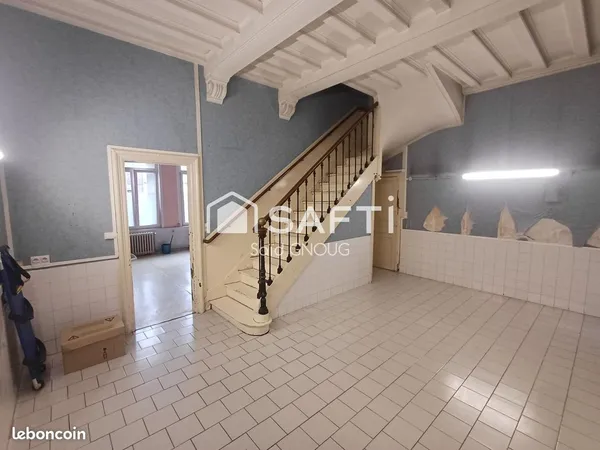 Local 215 m² SAINT-QUENTIN