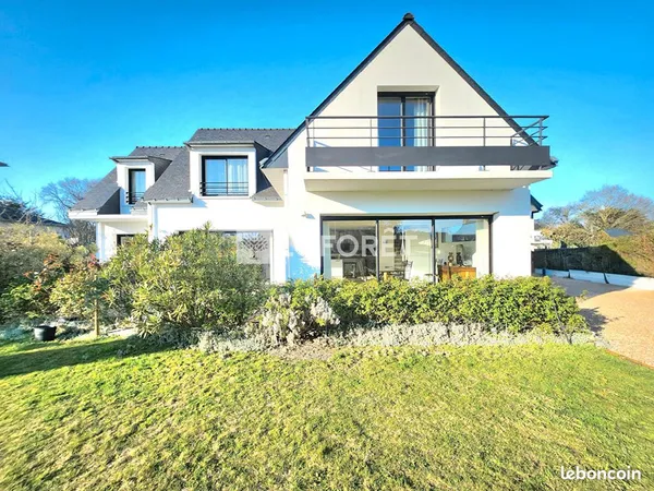 Maison 7 pièces 205 m²