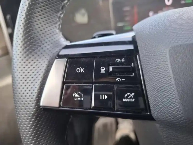 Opel Astra hybrid 180 ch bva8 — photo 4