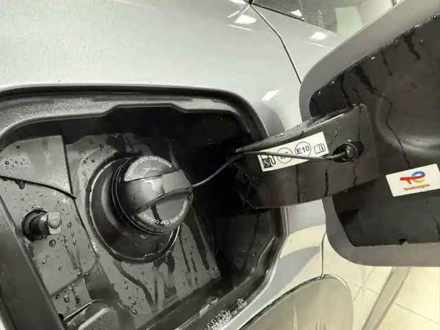 Peugeot 3008 hybrid 145 e-dcs6 — photo 103