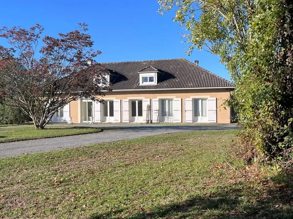 Maison 9 pièces 220 m²