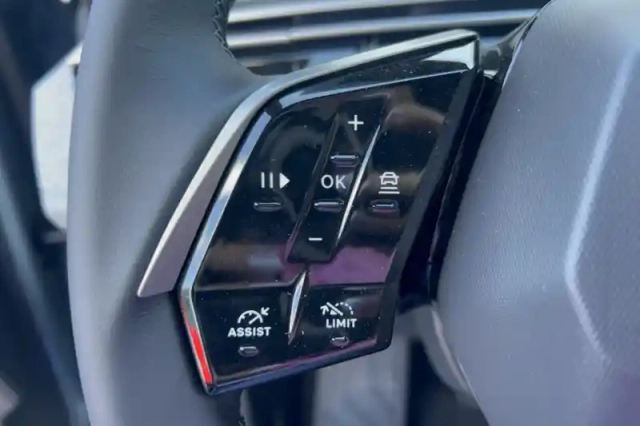 Peugeot 5008 plug-in hybrid 225 ch e-dcs7 — photo 22