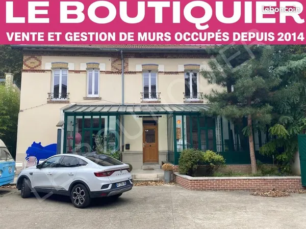 Boutique 842 m² PANTIN