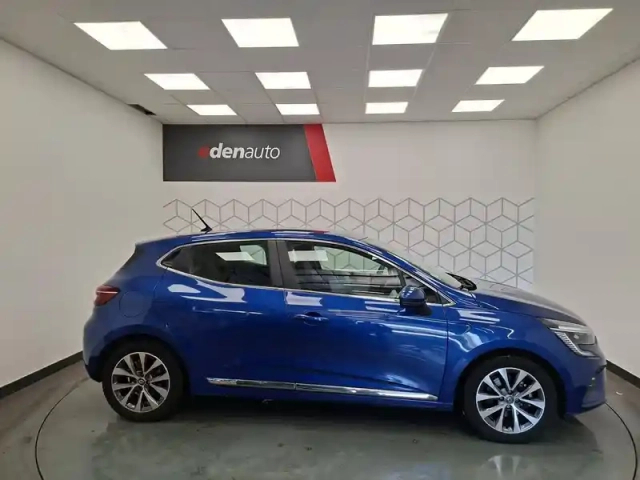 Renault Clio e-tech 140 - 21 — photo 6