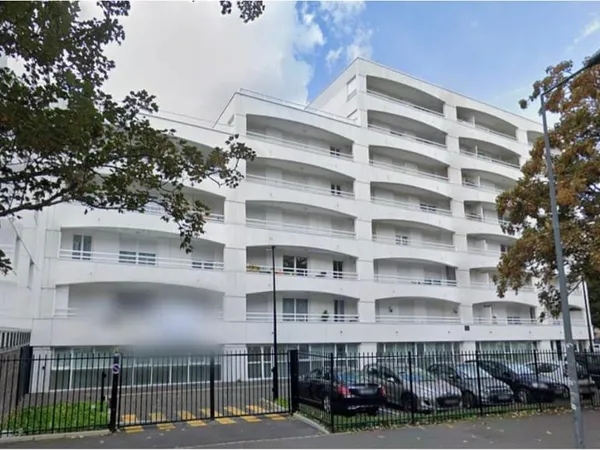 Bureaux 654 m²