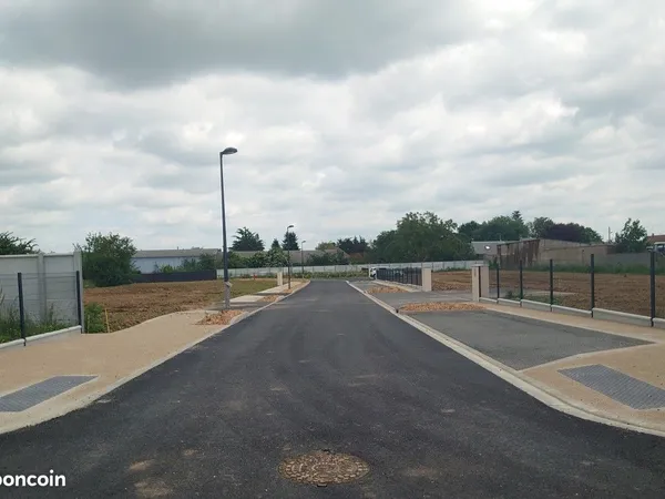 Terrain à bâtir de 783 m² à AMILLY (28)