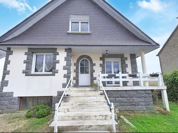 PLOERDUT MAISON EN REZ DE CHAUSSÉE SURÉLEVÉ DE 7 PIÈCES DE 137m² ENVIRON PARCELLE CLÔTURÉE de 966M 2
