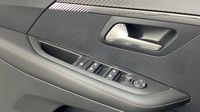 Peugeot 208 e-208 136ch 50 kWh Allure — photo 18
