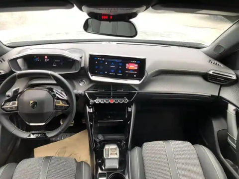 Peugeot 2008 hybrid 145 e-dcs6