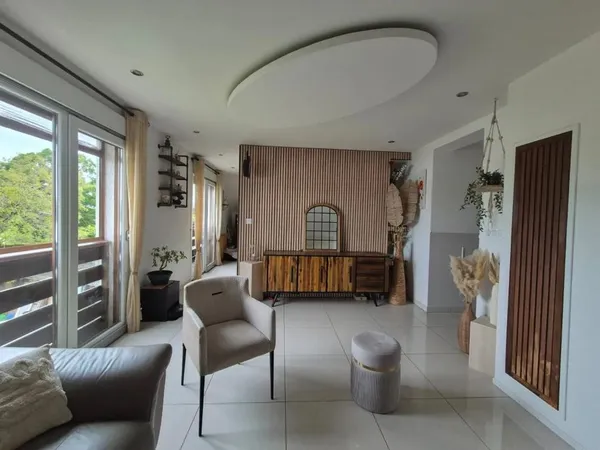 Duplex/triplex 4 pièces 84 m²