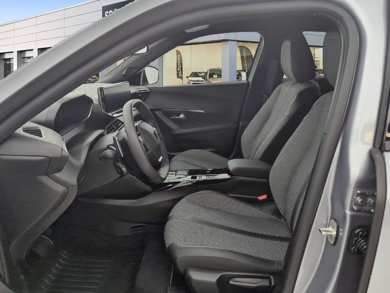 Peugeot 2008 hybrid 145 ch e-dcs6 allure — photo 9