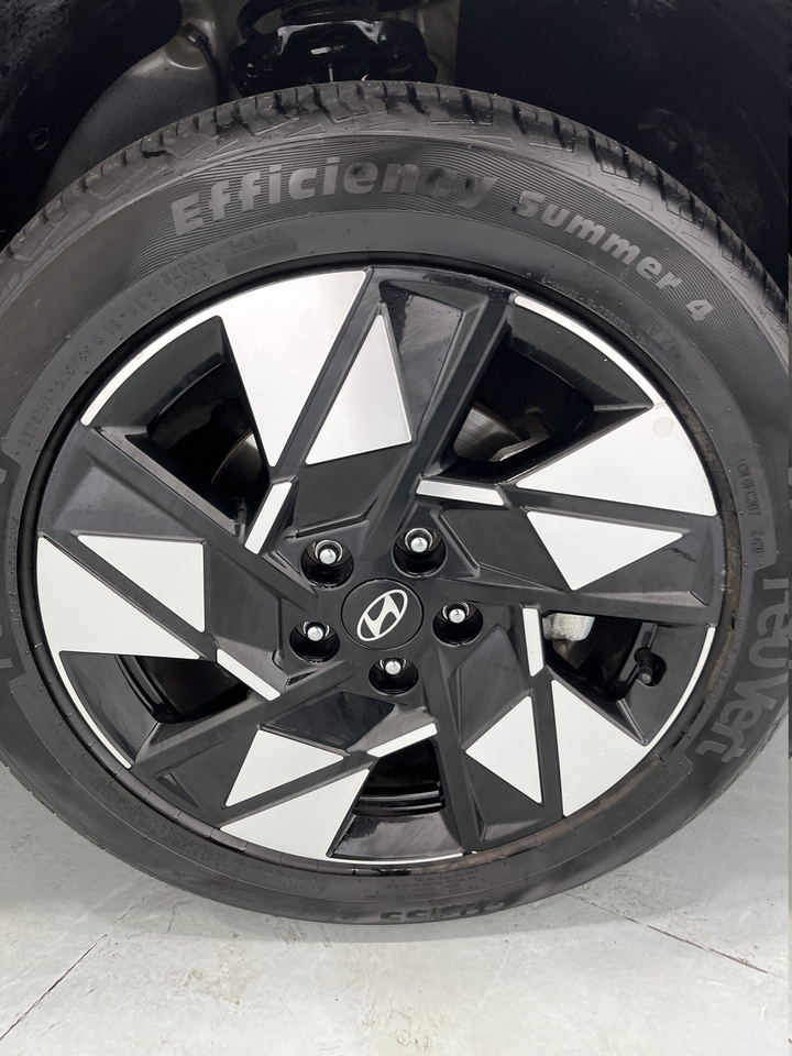 Hyundai Kona — photo 42