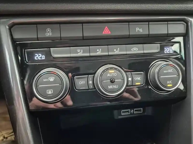 Volkswagen T-Roc 1.6 tdi 115 start/stop bvm6 — photo 30