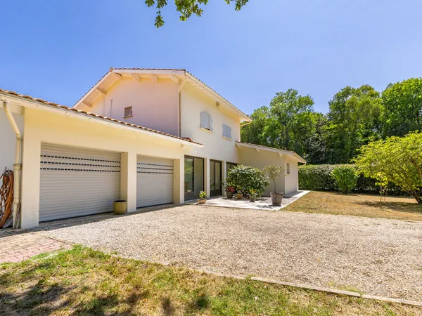 Maison 7 pièces 207 m²
