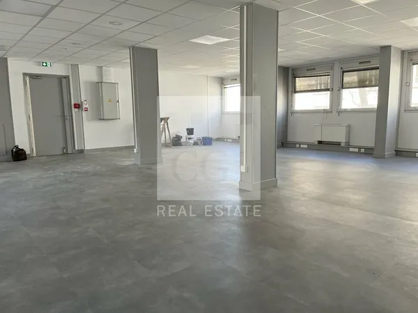 Local professionnel 147 m²