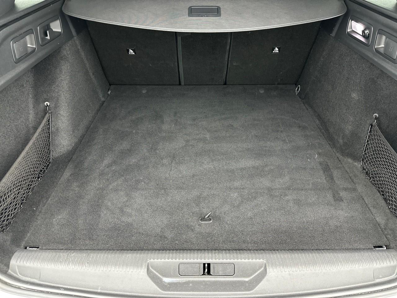 Peugeot 308 sw phev 180 e-eat8 gt — photo 6