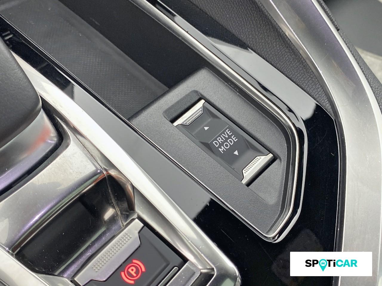 Peugeot 3008 1.6 hybrid4 300 e-eat8 gt — photo 17