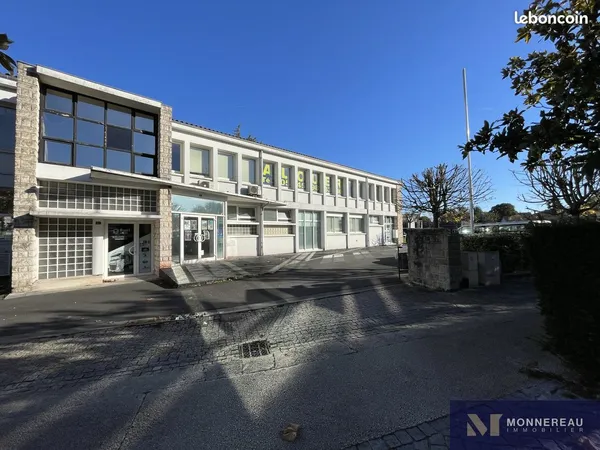 Bureaux 128 m² Barbezieux-Saint-Hilaire