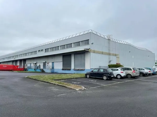 Local d'activité 1357 m²