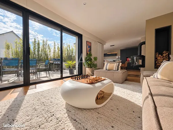 Maison 10 pièces 237 m²