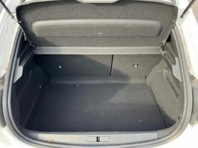 Peugeot 208 1.2 puretech 100ch s&amp;s style eat8 — photo 6