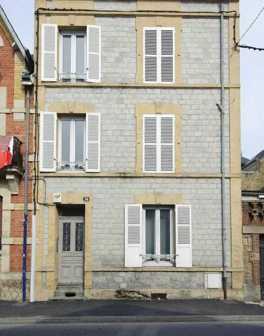 Photo 1