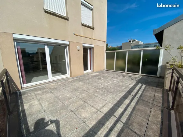 Appartement T2 lumineux de 50 m² avec grande terrasse de 27 m²
